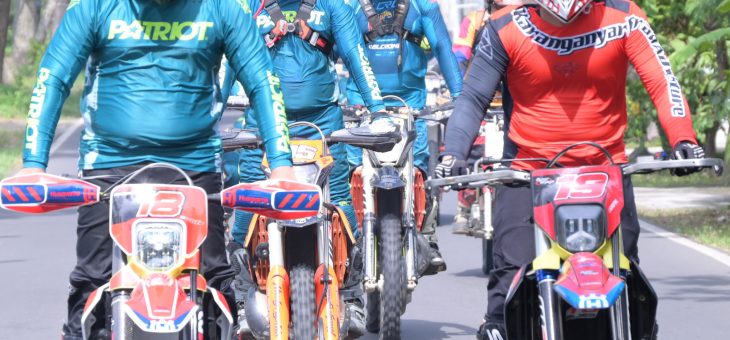 Bupati Rober Christanto Lepas Ratusan Rider Trail Patriot TKP 13, Trabas Sambil Tebar Aksi Sosial