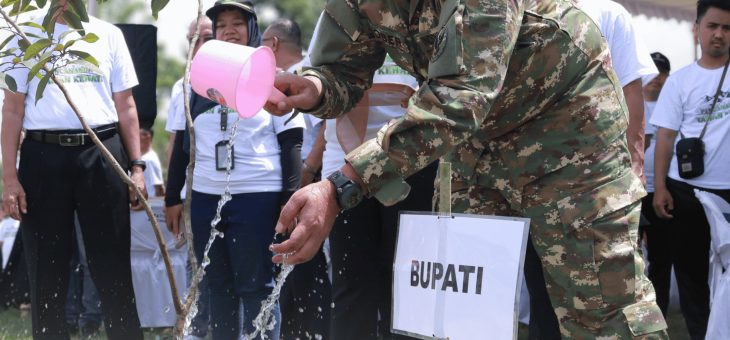 Penanaman Pohon Bersama dalam Rangka Peresmian/Pencanangan Taman Keanekaragaman Hayati Kabupaten Karanganyar