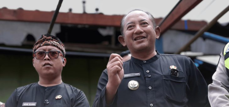 Bupati Karanganyar Tinjau Pasar Karangpandan Terdampak Angin Kencang, Berikan Dukungan dan Bantuan Darurat