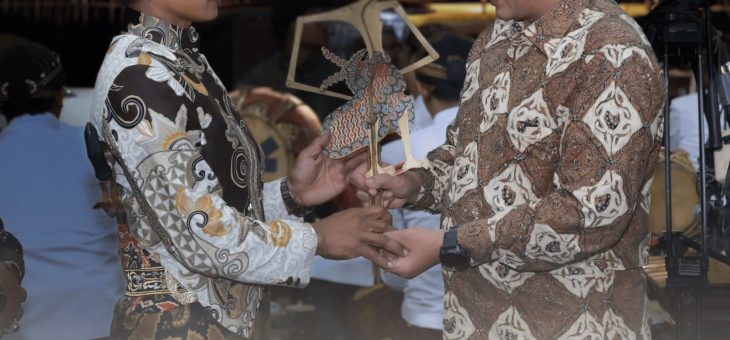 Bupati Karanganyar Hadiri Pagelaran Wayang Kulit Bersih Dusun di Jatipuro dan Jatiyoso