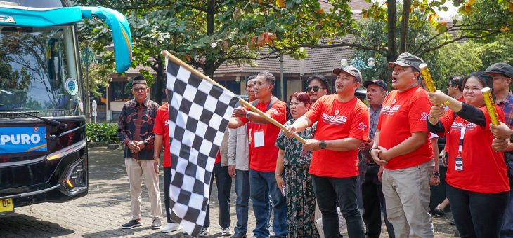 Bupati Karanganyar Lepas 16 Armada Bus Mudik Gratis “Sesarengan Wangsul Karanganyar” di TMII