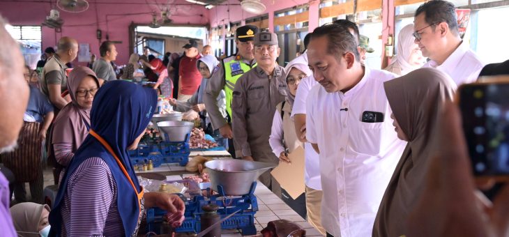 Pastikan Harga Stabil Jelang Lebaran, Pemkab Karanganyar Gelar Sidak Pasar dan Gerakan Pangan Murah di Pasar Jungke