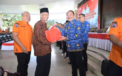 Bupati Karanganyar Salurkan Bantuan Sosial untuk 408 KK Korban Bencana Alam, Wujud Kepedulian dan Respons Cepat Pemerintah Daerah